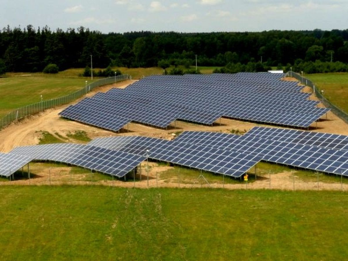 Moc instalacji: 255 kWp, Lokalizacja: Jedwabno (woj. warmińsko-mazurskie), Realizacja: OPEUS