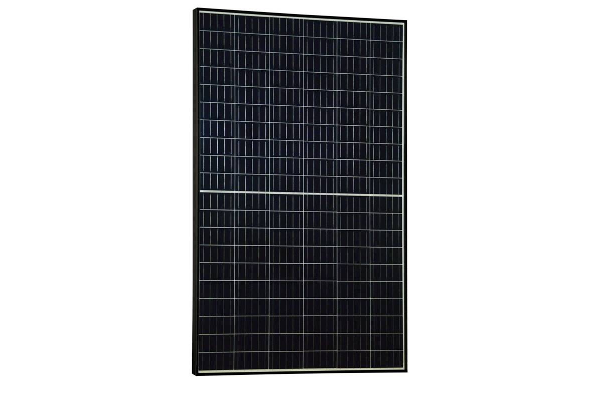 Solar panels in the HALF CUT technology or 1/2 + 1/2 > 1